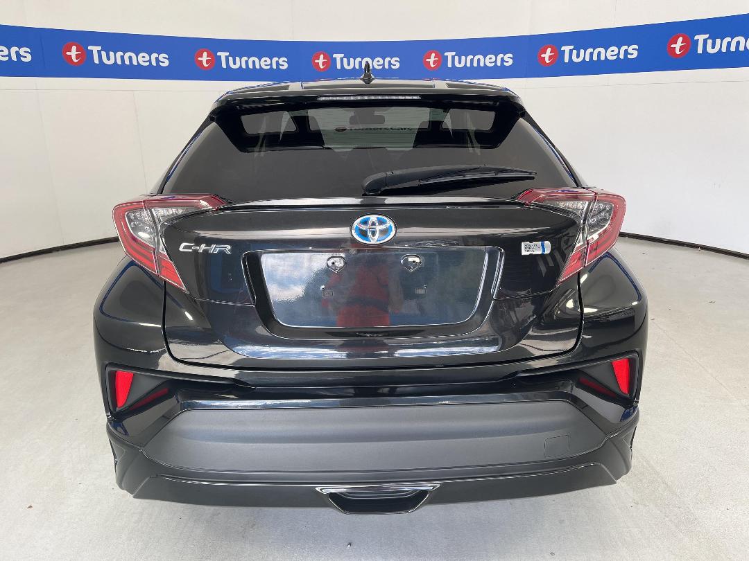 Photo '6' of Toyota C-HR