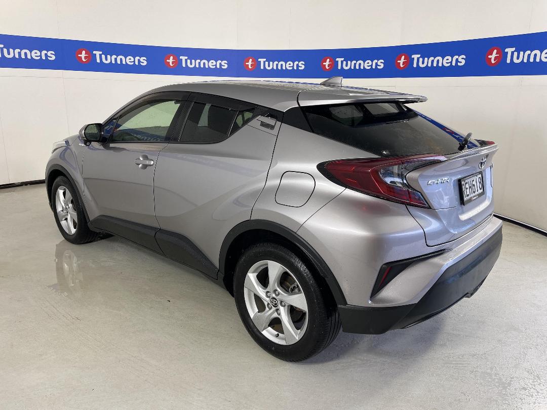 Photo '5' of Toyota C-HR Photo '5' of Toyota C-HR