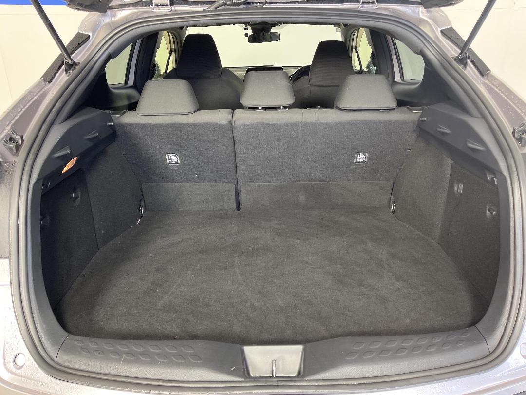 Photo '14' of Toyota C-HR Photo '14' of Toyota C-HR