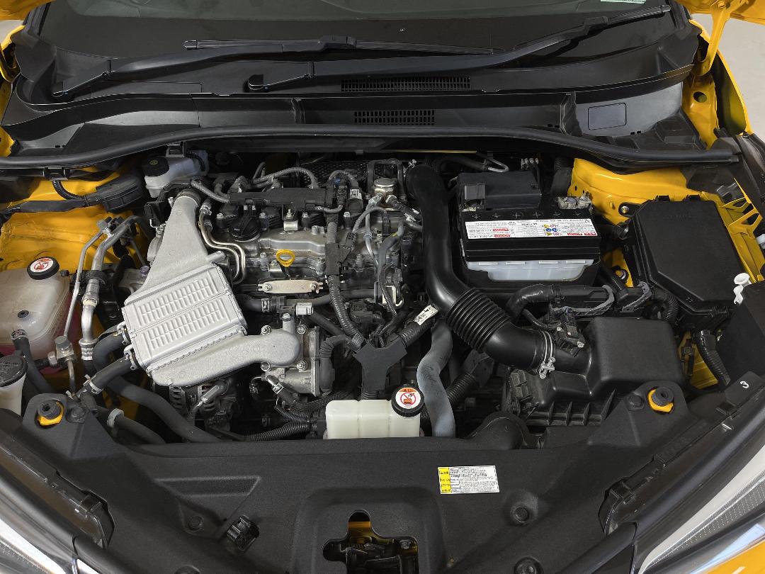 Photo '13' of Toyota C-HR