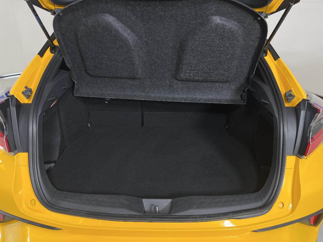 Photo '14' of Toyota C-HR