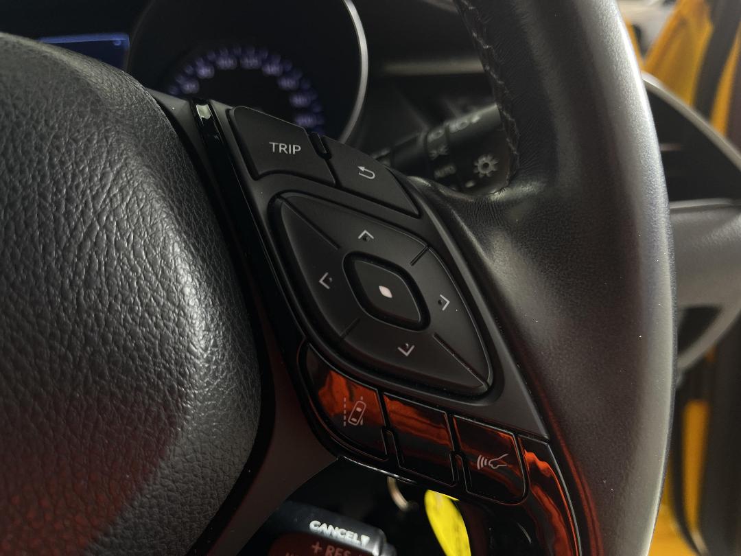 Photo '27' of Toyota C-HR