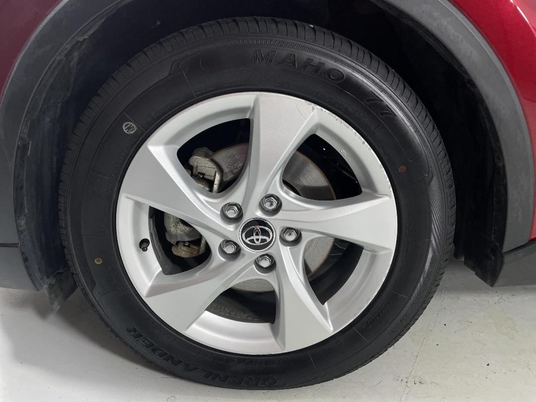 Photo '10' of Toyota C-HR Photo '10' of Toyota C-HR