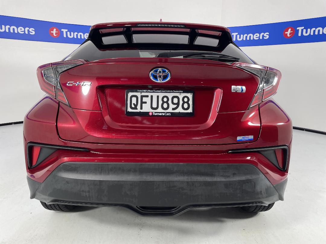 Photo '6' of Toyota C-HR Photo '6' of Toyota C-HR