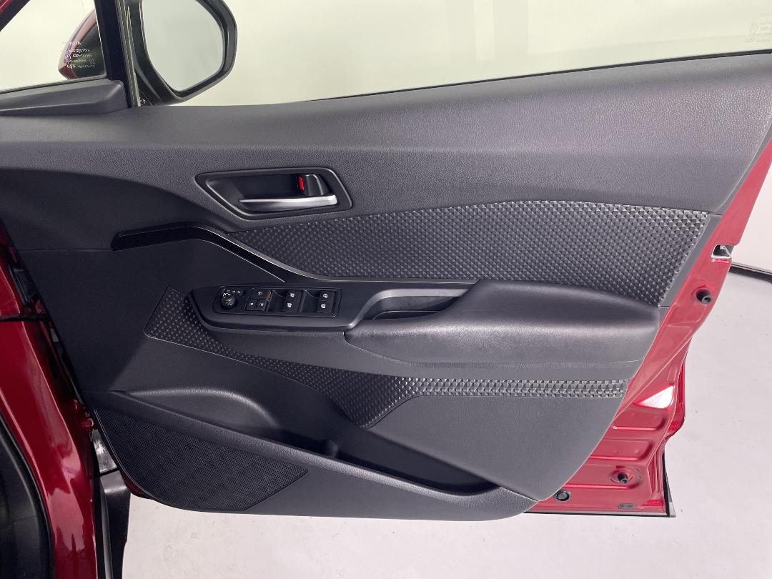 Photo '15' of Toyota C-HR Photo '15' of Toyota C-HR