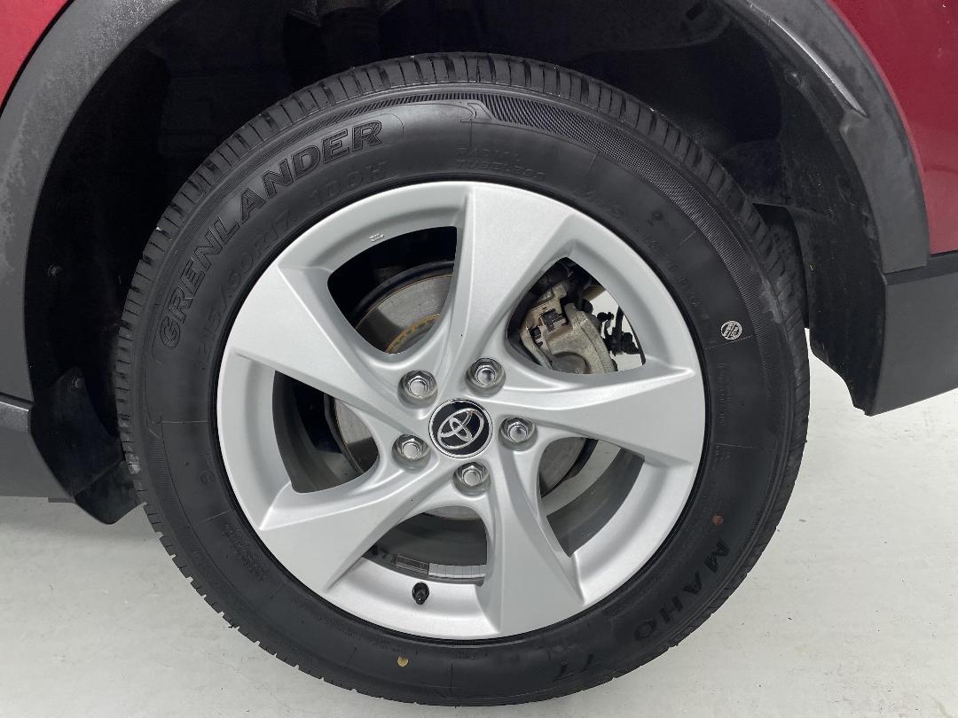 Photo '11' of Toyota C-HR Photo '11' of Toyota C-HR