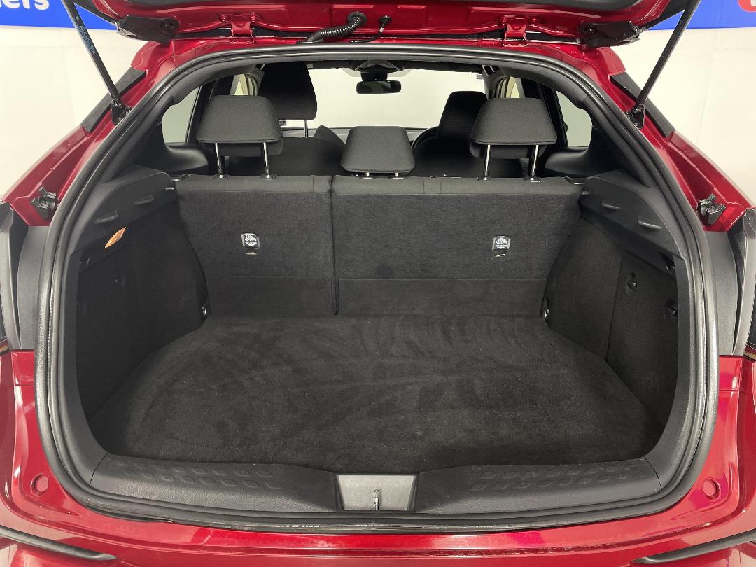 Photo '14' of Toyota C-HR Photo '14' of Toyota C-HR