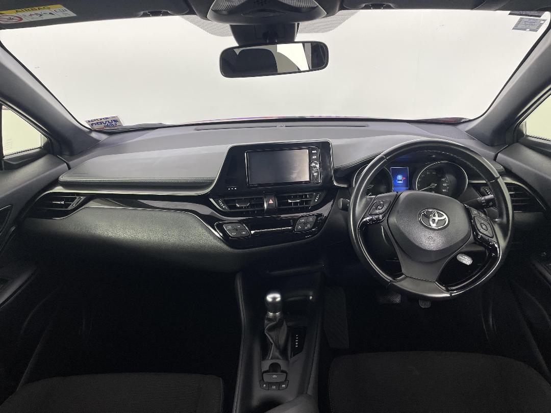 Photo '17' of Toyota C-HR Photo '17' of Toyota C-HR