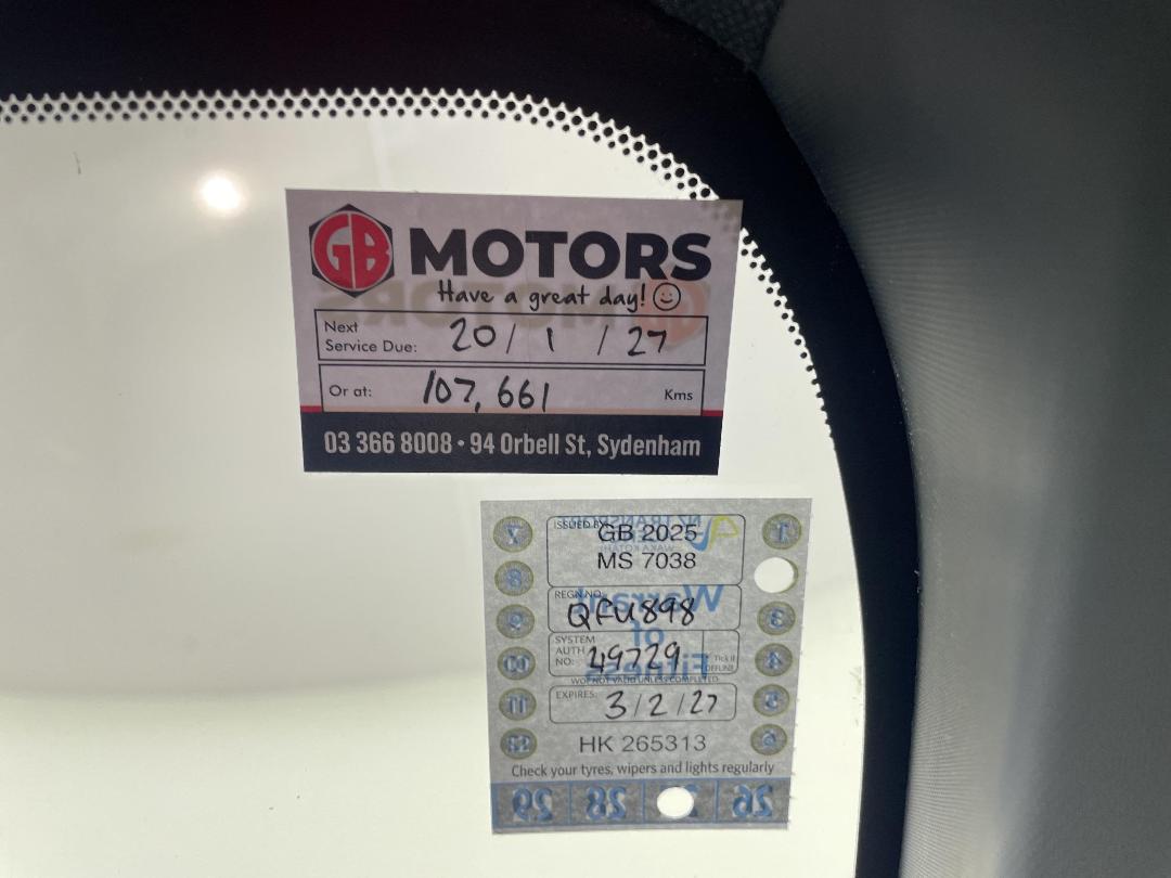 Photo '30' of Toyota C-HR Photo '30' of Toyota C-HR