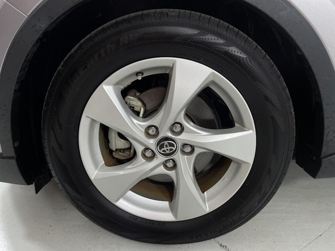 Photo '10' of Toyota C-HR Photo '10' of Toyota C-HR