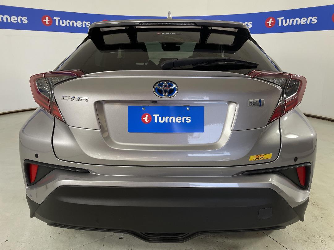 Photo '6' of Toyota C-HR Photo '6' of Toyota C-HR