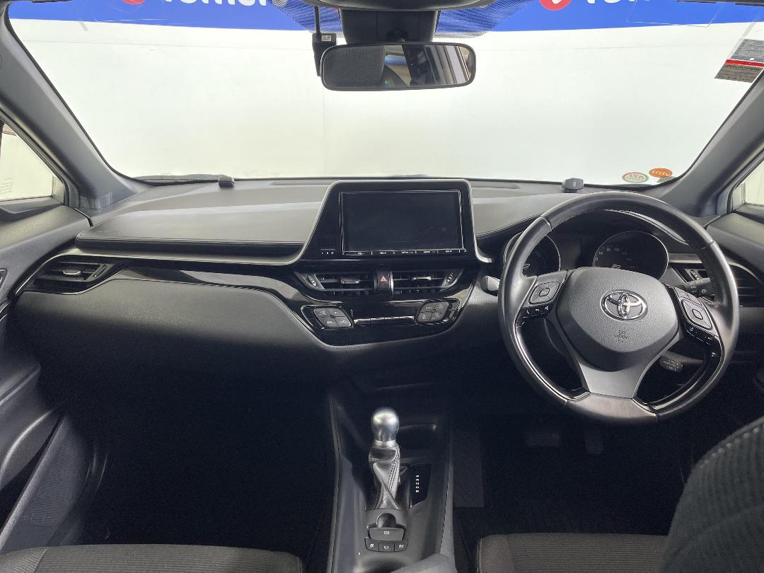 Photo '17' of Toyota C-HR Photo '17' of Toyota C-HR