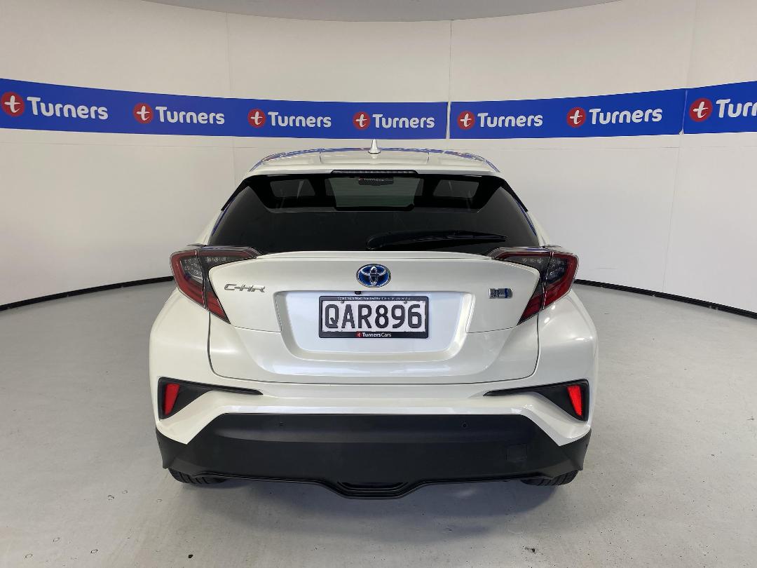 Photo '6' of Toyota C-HR