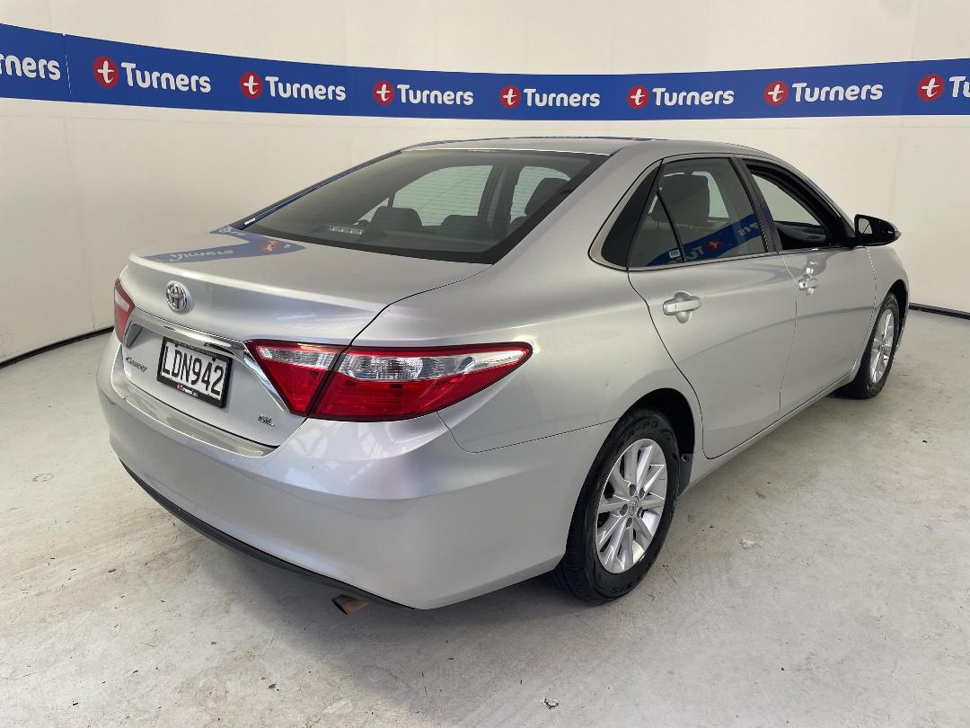Photo '7' of Toyota Camry