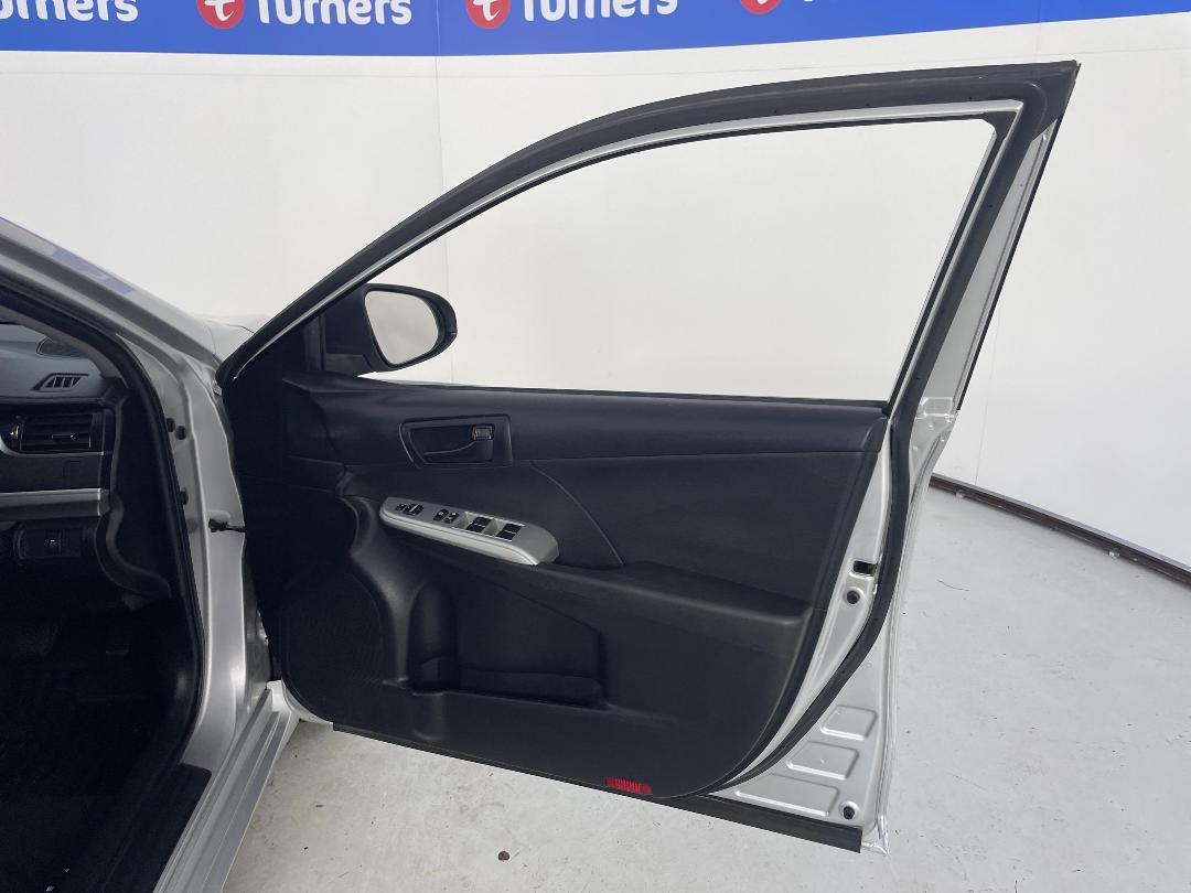 Photo '15' of Toyota Camry