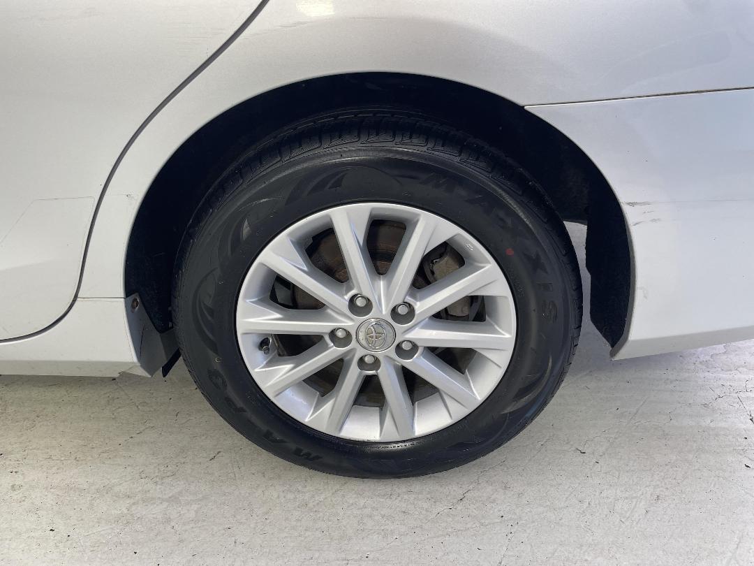 Photo '11' of Toyota Camry