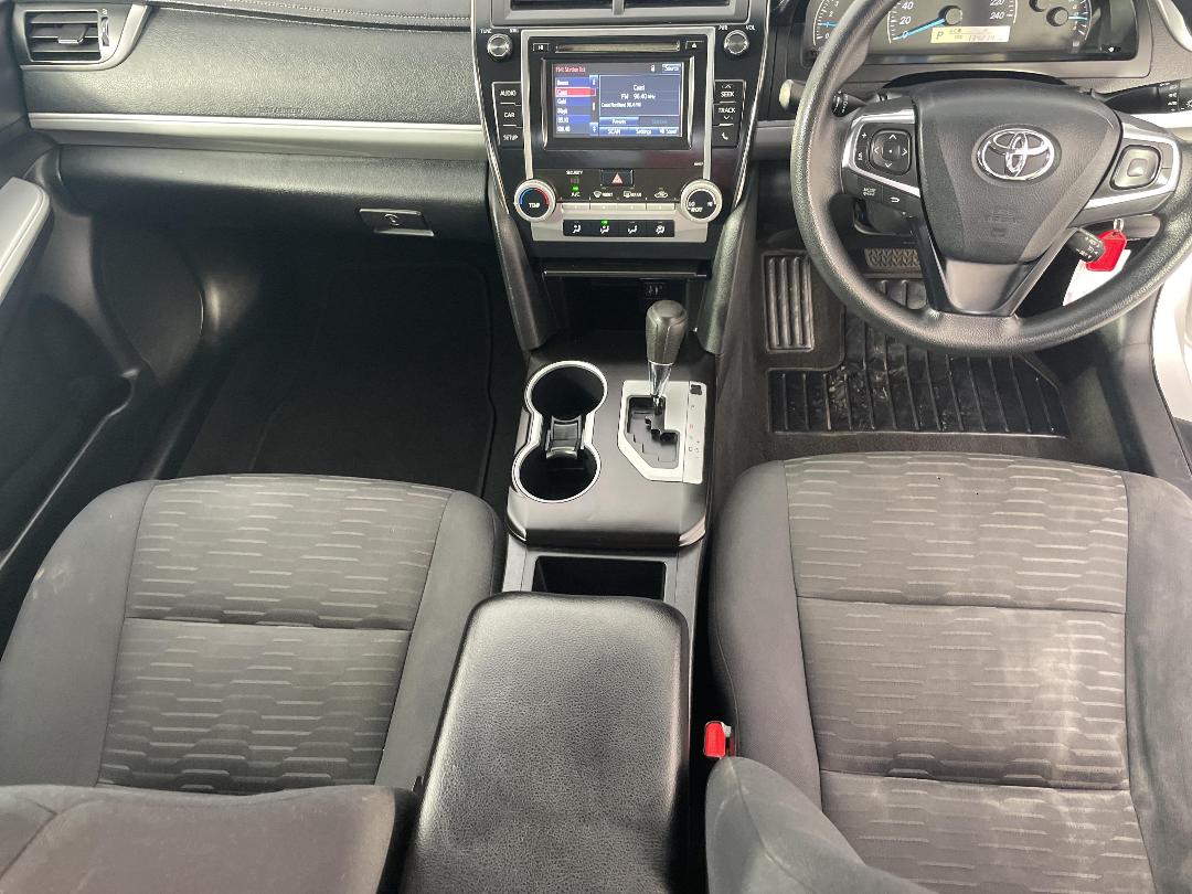 Photo '18' of Toyota Camry