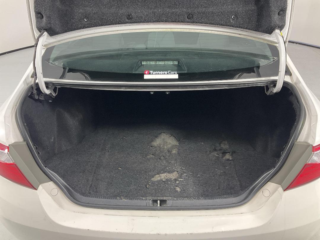 Photo '14' of Toyota Camry Photo '14' of Toyota Camry