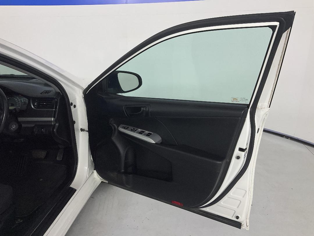 Photo '15' of Toyota Camry Photo '15' of Toyota Camry