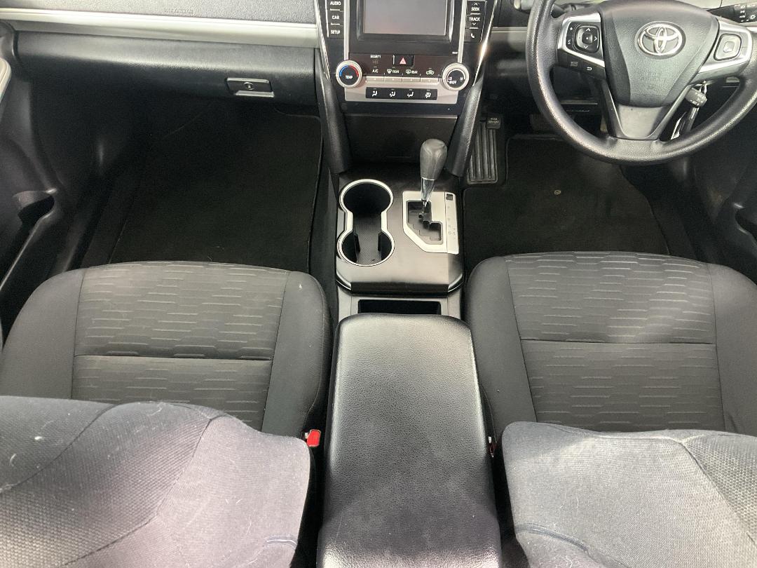 Photo '18' of Toyota Camry Photo '18' of Toyota Camry