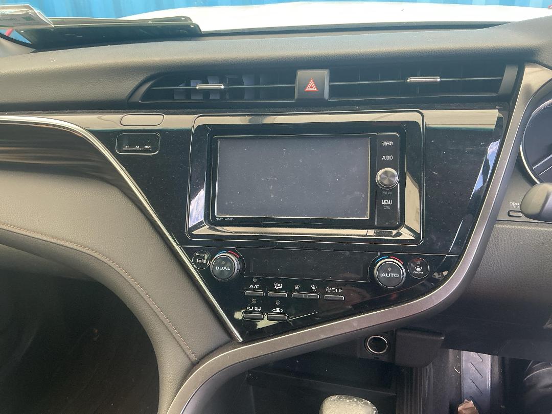 Photo '18' of Toyota Camry Hybrid Photo '18' of Toyota Camry Hybrid