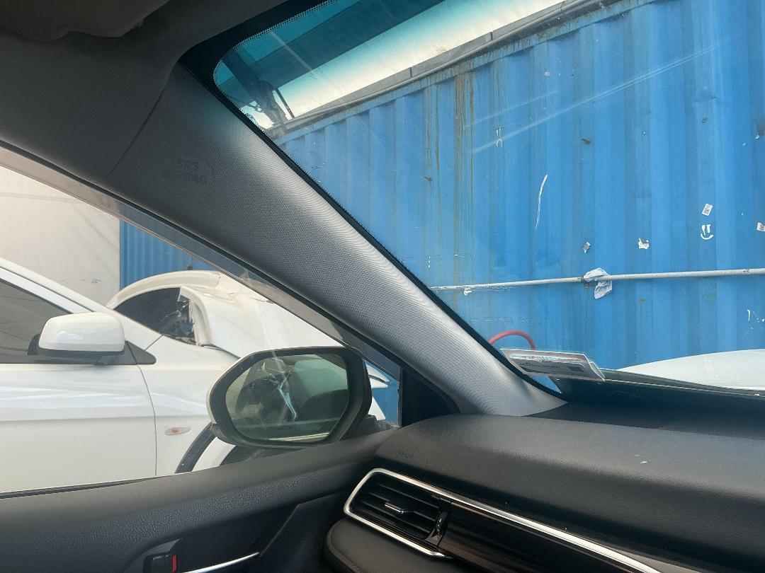 Photo '21' of Toyota Camry Hybrid Photo '21' of Toyota Camry Hybrid