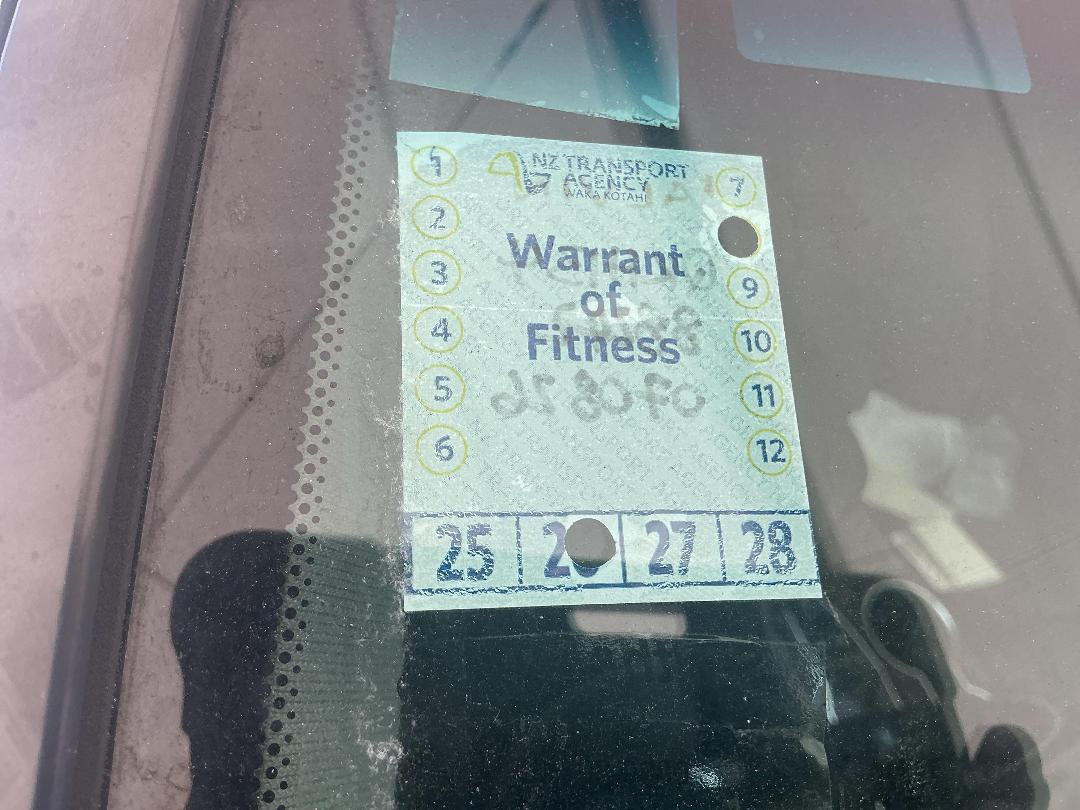 Photo '25' of Toyota Camry Hybrid Photo '25' of Toyota Camry Hybrid