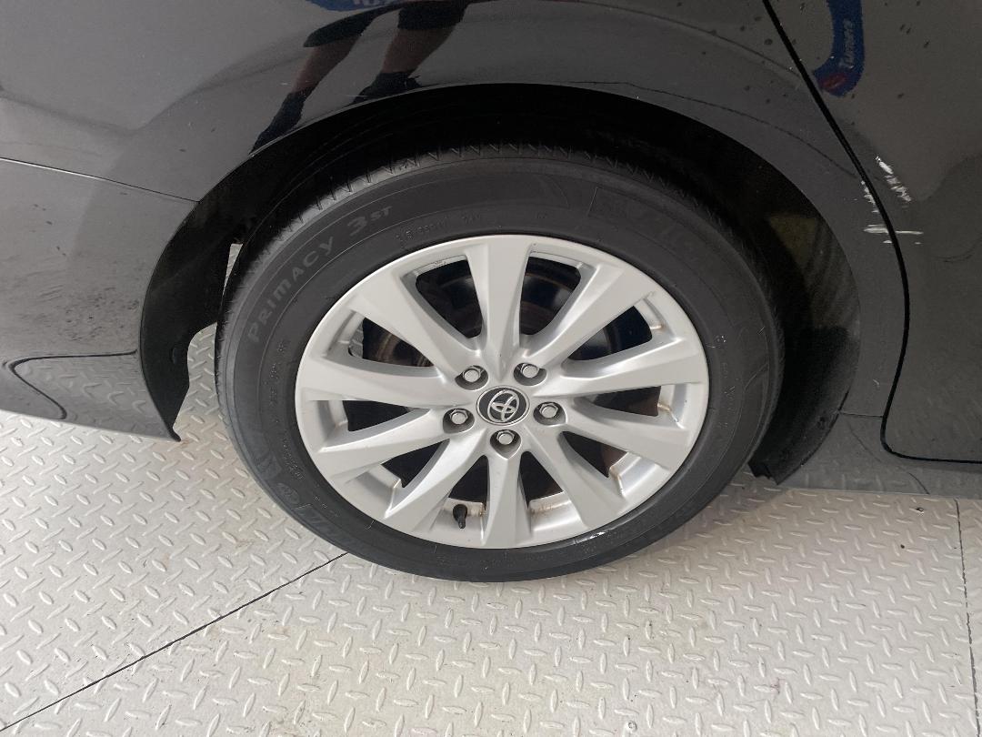 Photo '12' of Toyota Camry