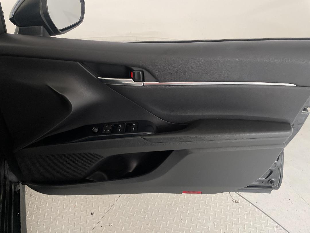 Photo '15' of Toyota Camry