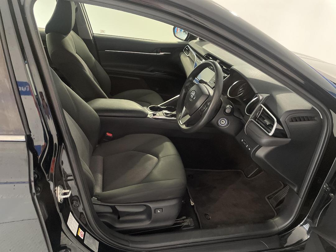 Photo '16' of Toyota Camry