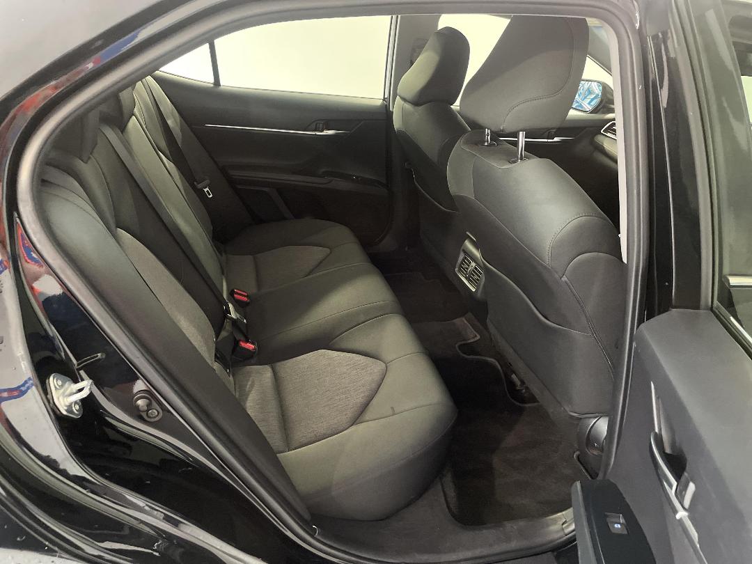 Photo '20' of Toyota Camry