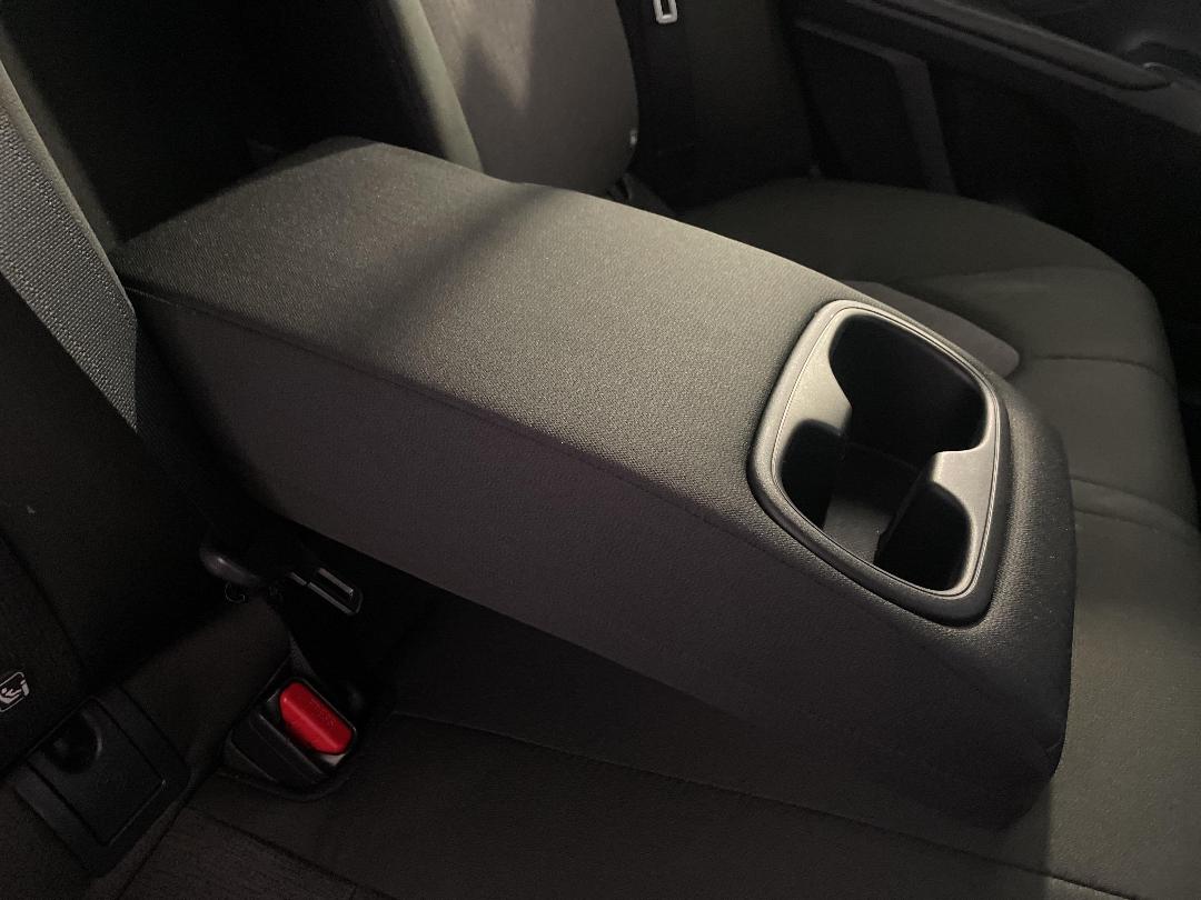 Photo '23' of Toyota Camry