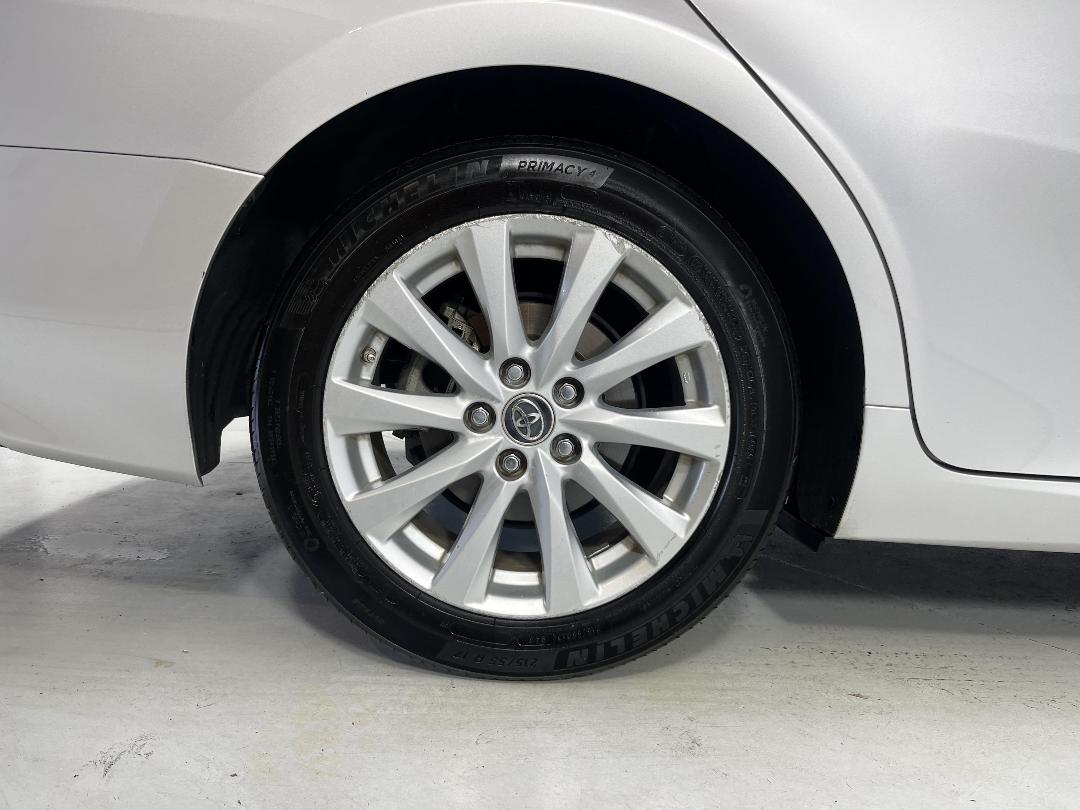 Photo '12' of Toyota Camry