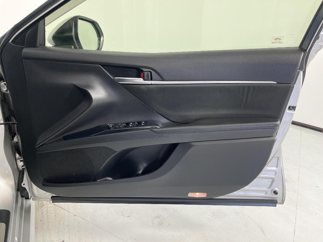 Photo '15' of Toyota Camry