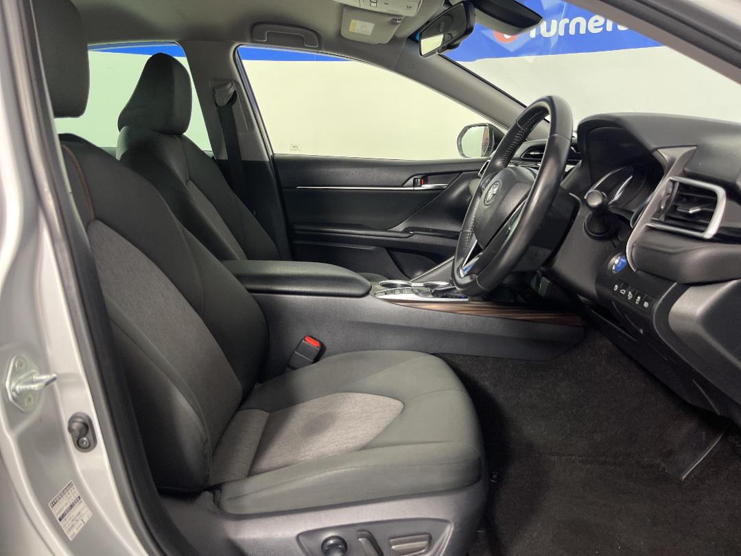 Photo '16' of Toyota Camry