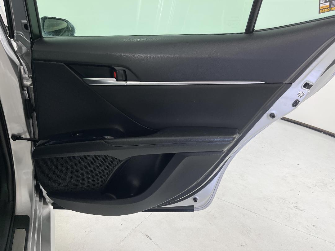 Photo '19' of Toyota Camry