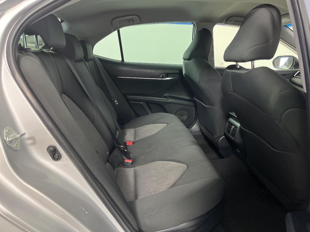 Photo '20' of Toyota Camry