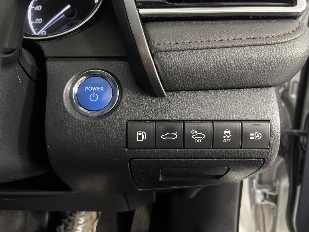 Photo '27' of Toyota Camry