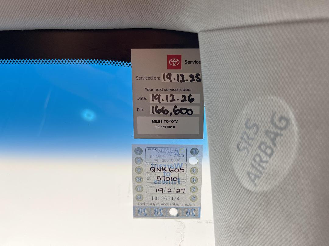 Photo '28' of Toyota Camry