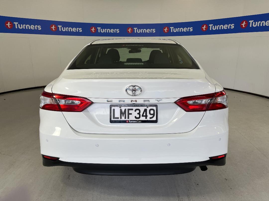 Photo '6' of Toyota Camry Photo '6' of Toyota Camry