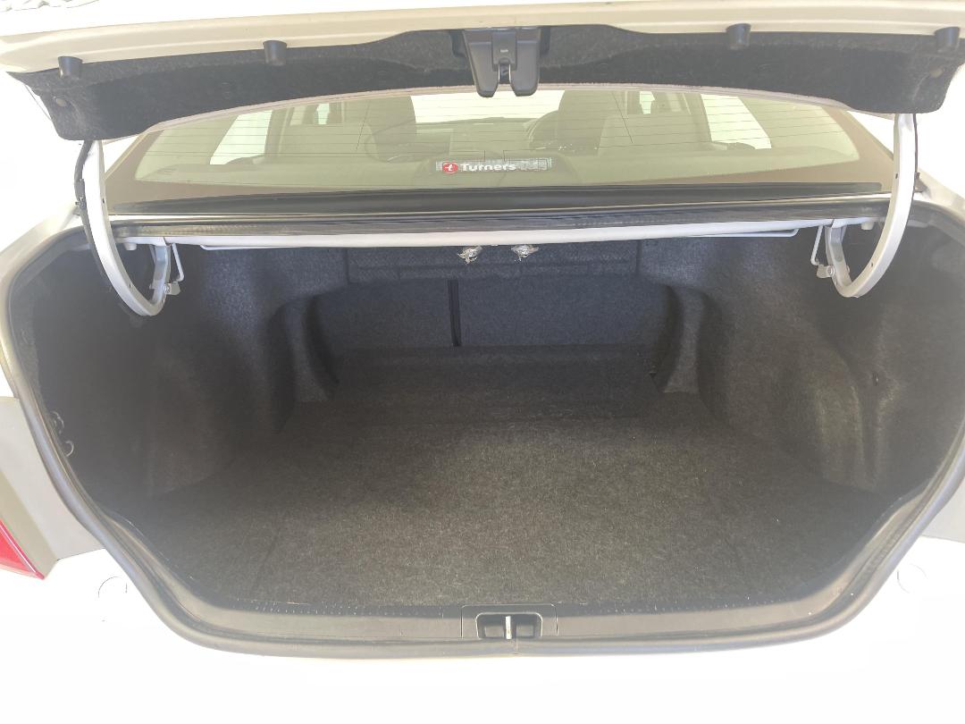 Photo '14' of Toyota Camry