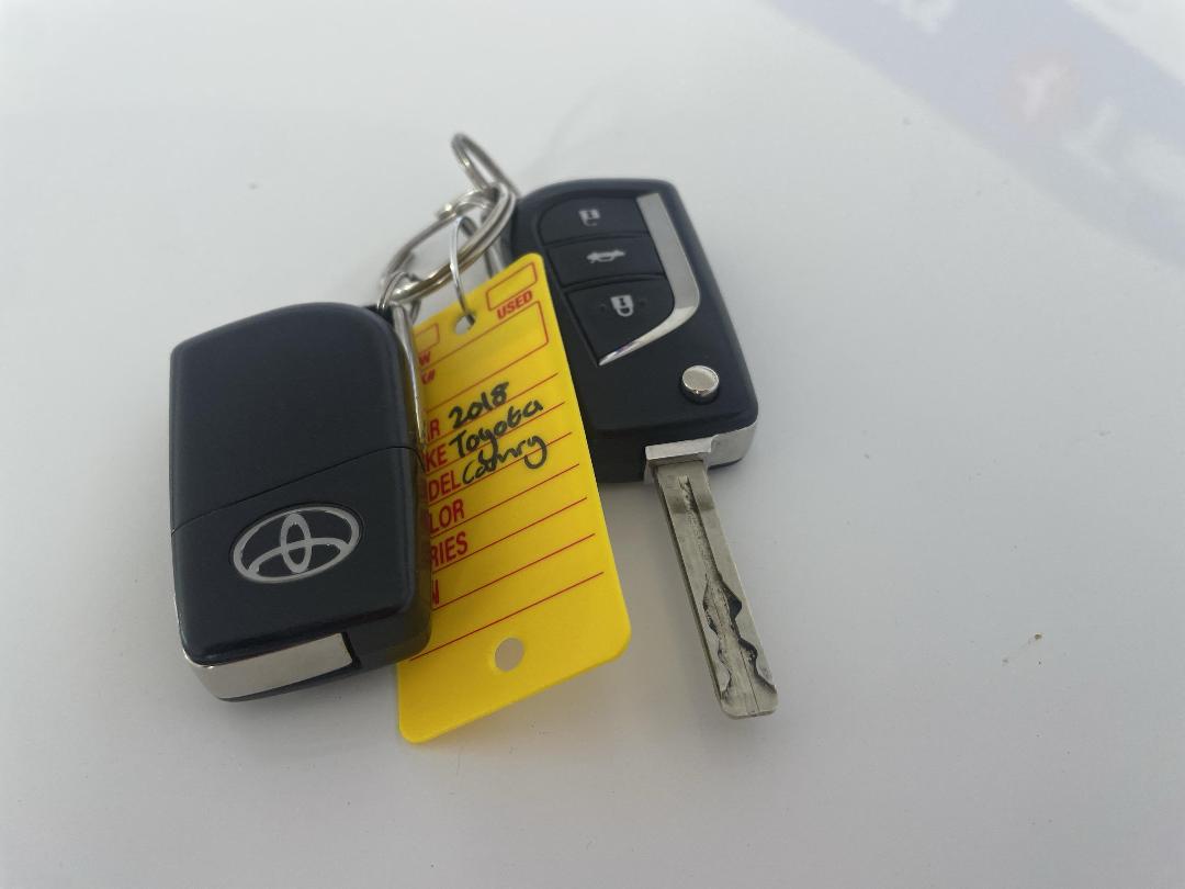 Photo '22' of Toyota Camry