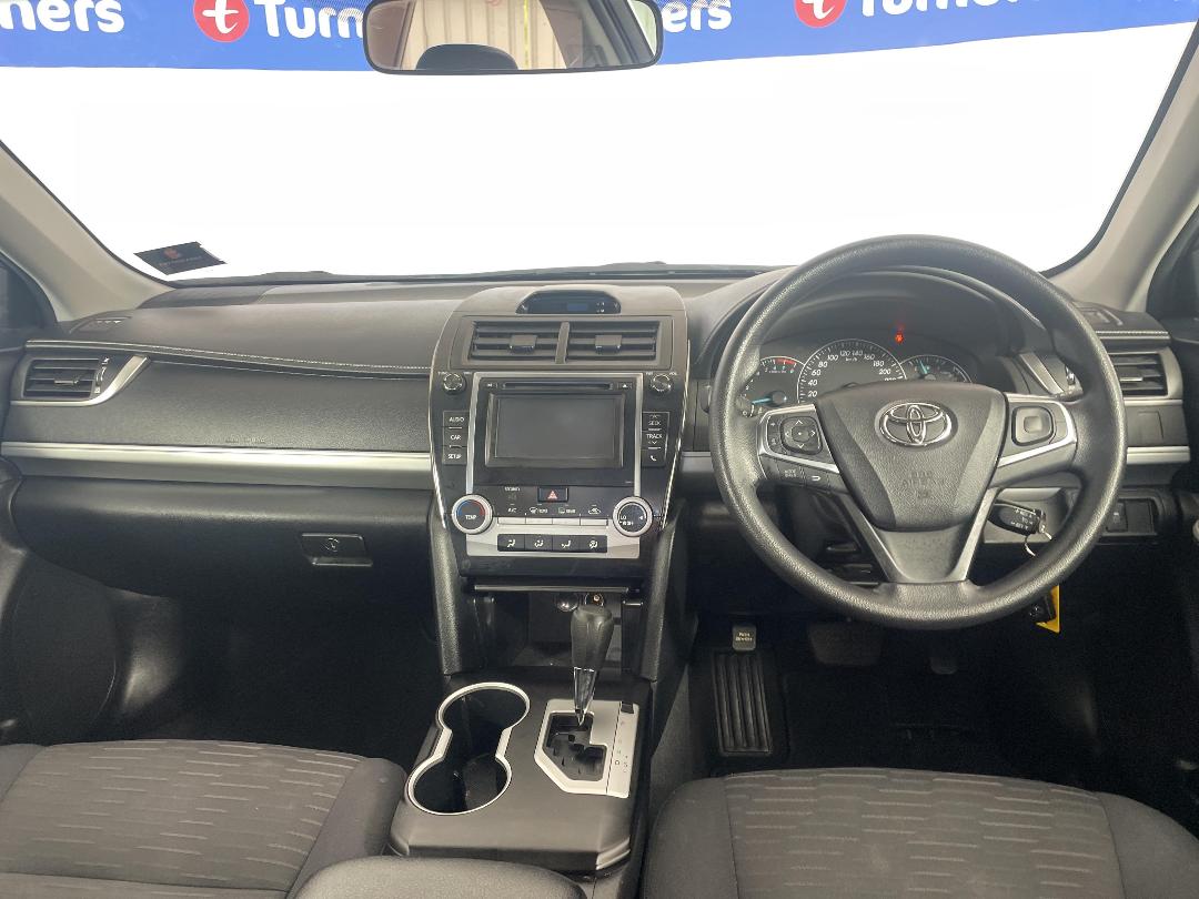 Photo '17' of Toyota Camry