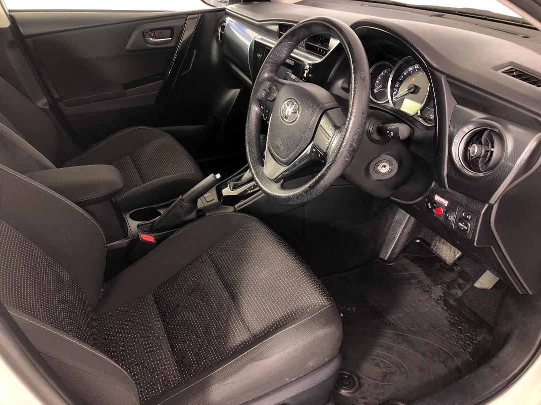 Photo '16' of Toyota Corolla