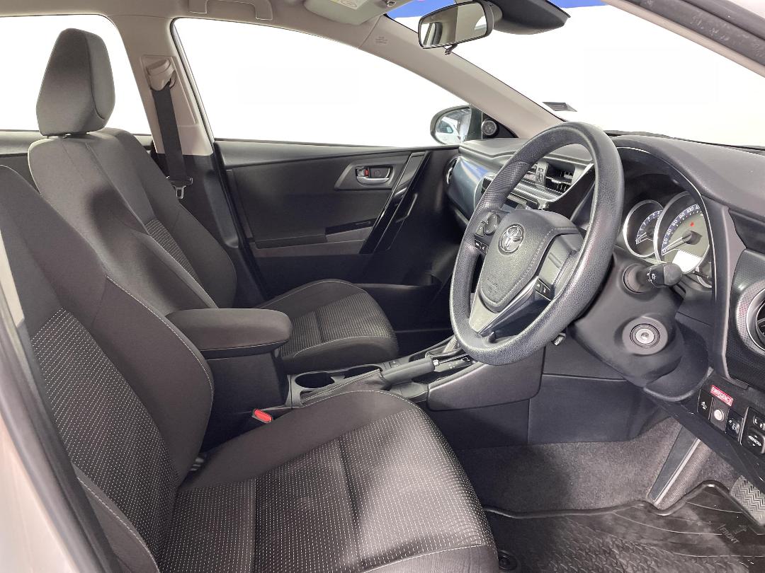 Photo '16' of Toyota Corolla Photo '16' of Toyota Corolla