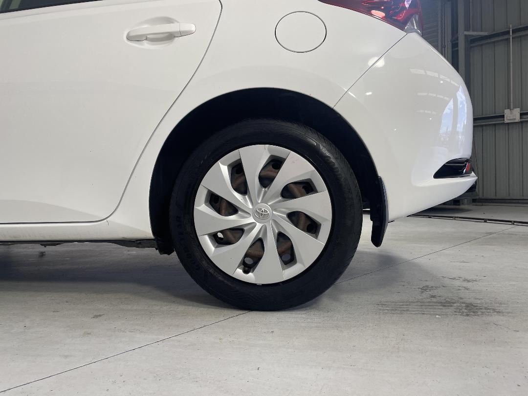 Photo '11' of Toyota Corolla