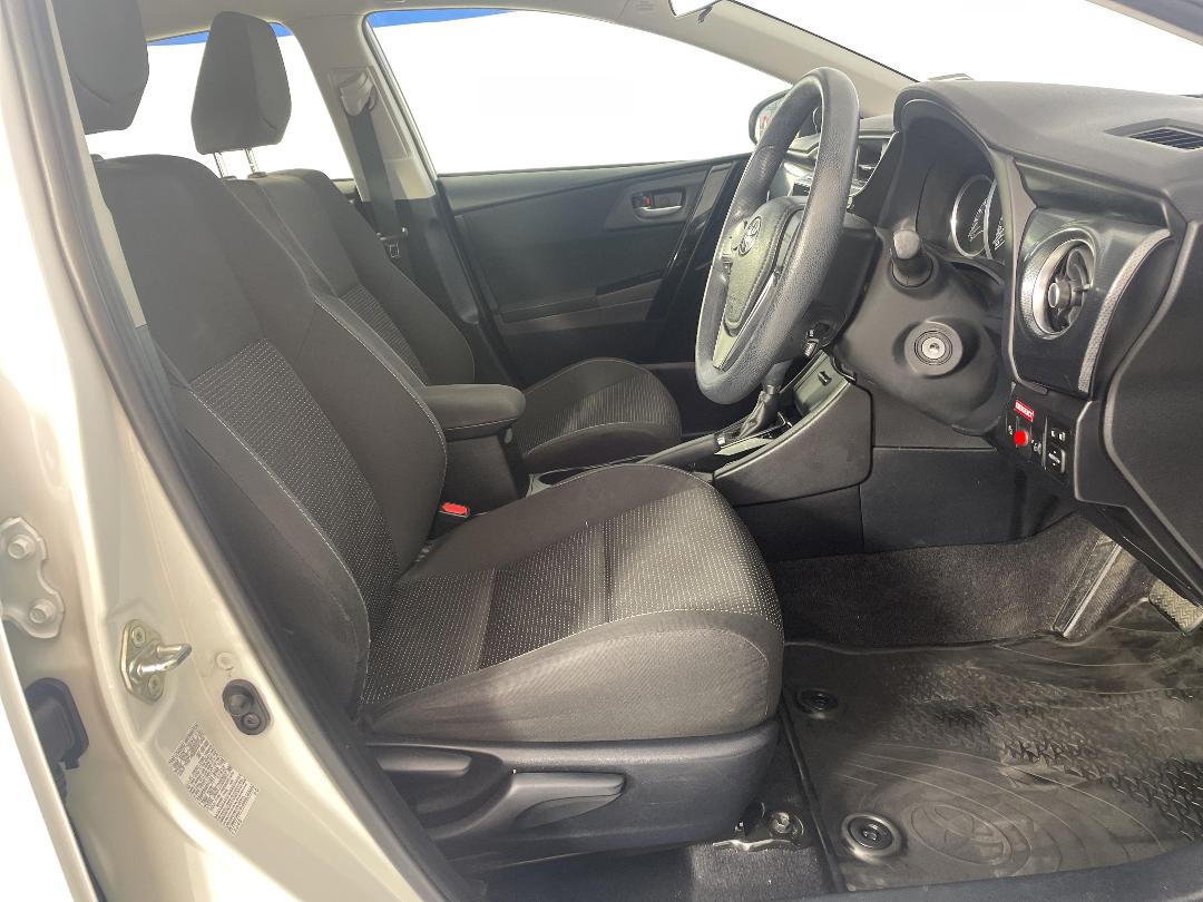 Photo '16' of Toyota Corolla