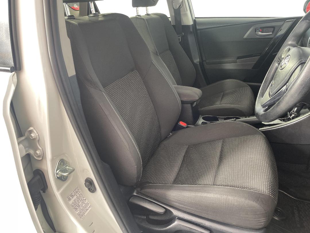 Photo '16' of Toyota Corolla