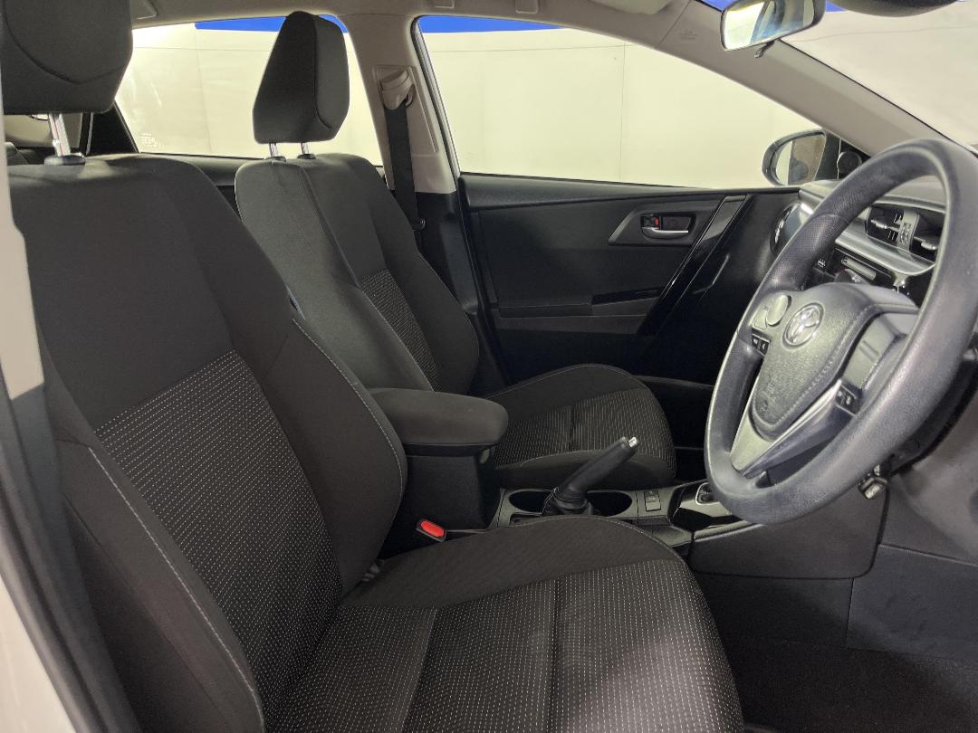 Photo '16' of Toyota Corolla