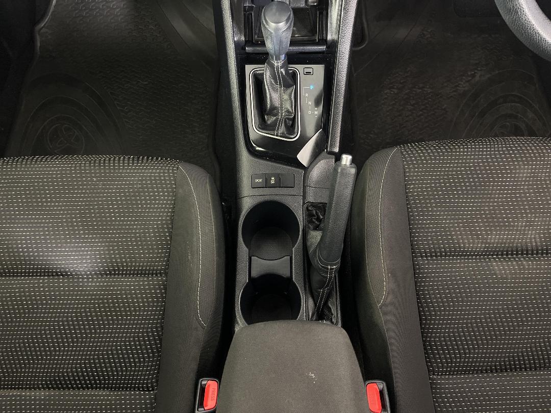 Photo '23' of Toyota Corolla